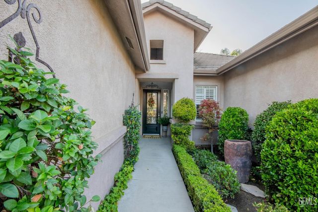 3223 Peace Rose Street, Bakersfield, CA 93311