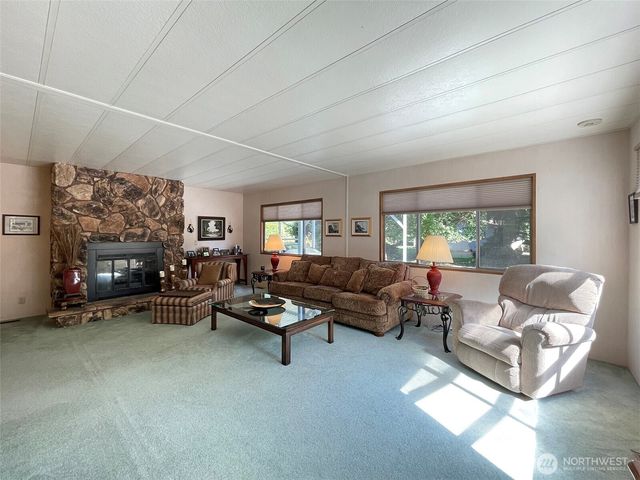 121 Ivy Lane, Port Angeles, WA 98362
