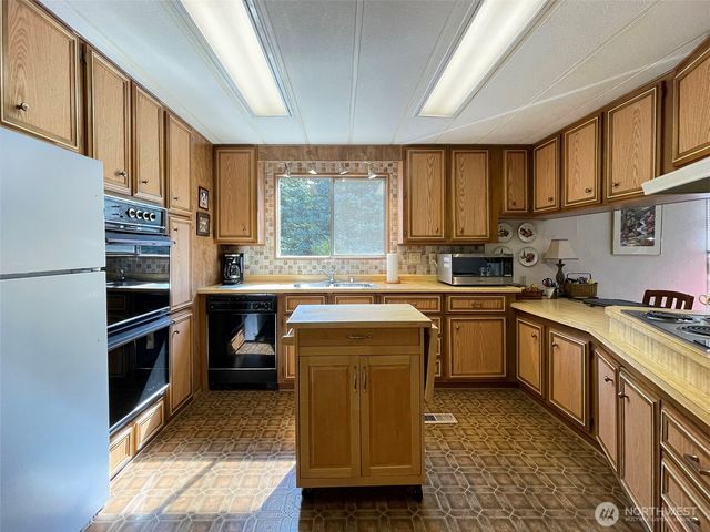 121 Ivy Lane, Port Angeles, WA 98362
