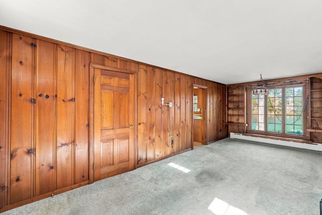 21 Vernon St, Oxford, MA 01540