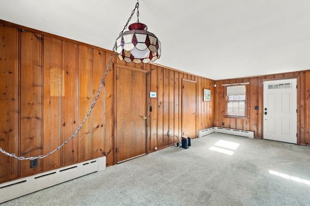 21 Vernon St, Oxford, MA 01540