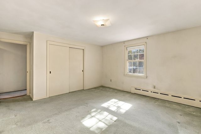 21 Vernon St, Oxford, MA 01540