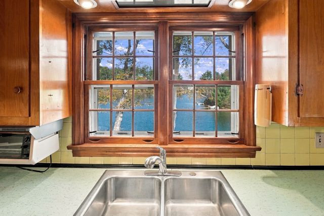 21 Vernon St, Oxford, MA 01540