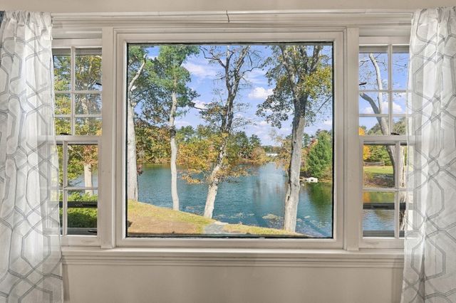 21 Vernon St, Oxford, MA 01540
