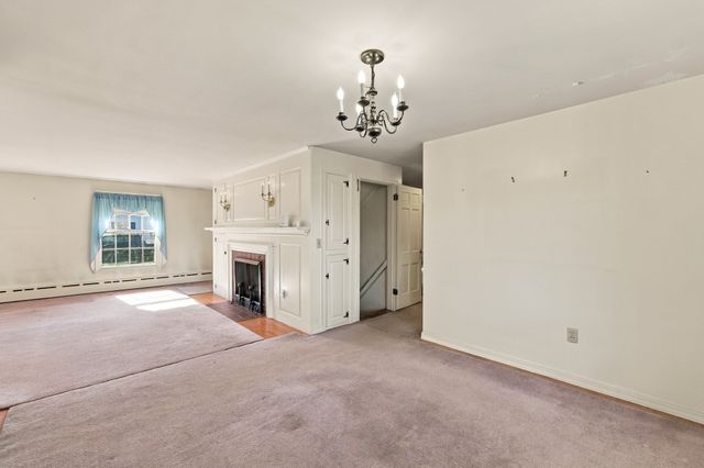 21 Vernon St, Oxford, MA 01540
