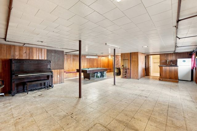 21 Vernon St, Oxford, MA 01540