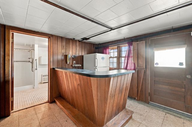 21 Vernon St, Oxford, MA 01540