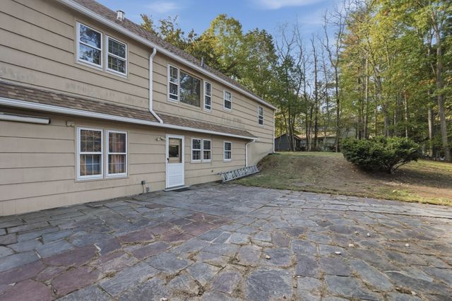 21 Vernon St, Oxford, MA 01540