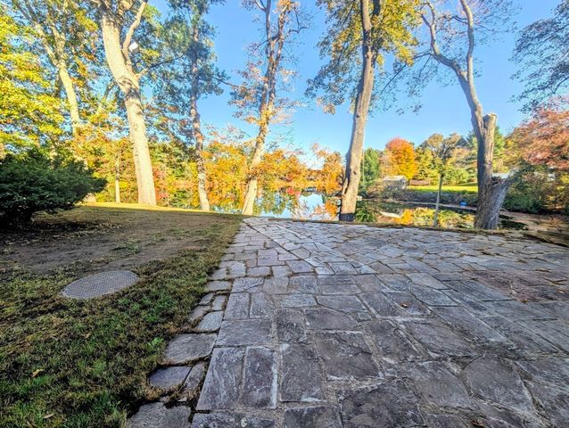 21 Vernon St, Oxford, MA 01540