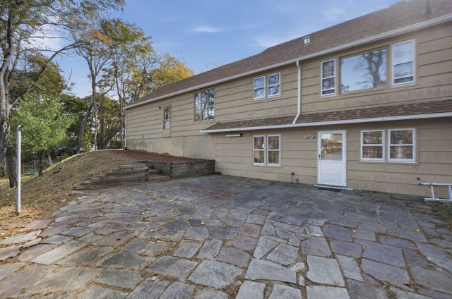 21 Vernon St, Oxford, MA 01540