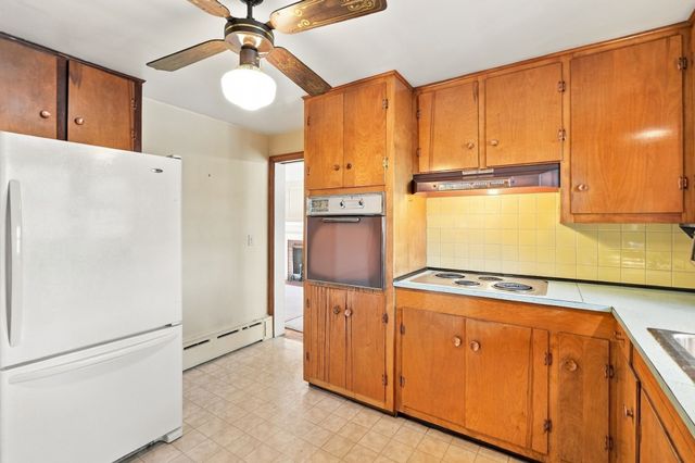 21 Vernon St, Oxford, MA 01540
