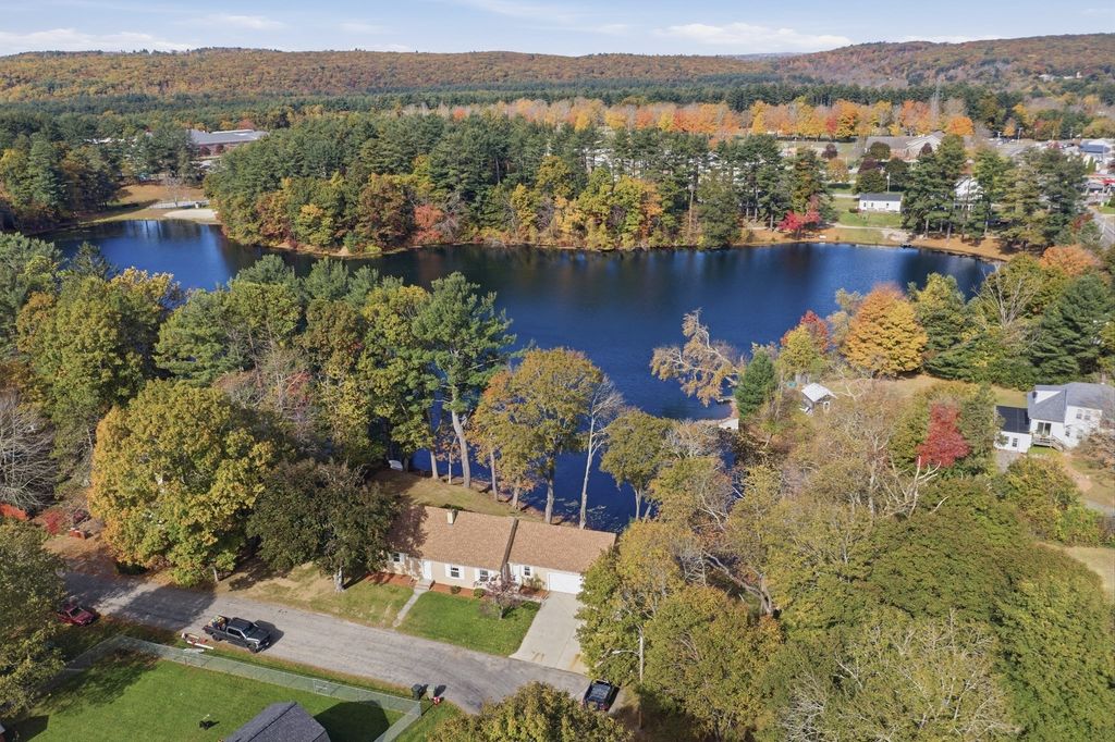 21 Vernon St, Oxford, MA 01540