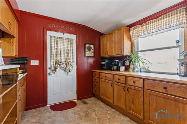 11255 W County Road 18, Fostoria, OH 44830