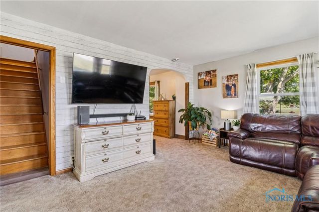 11255 W County Road 18, Fostoria, OH 44830