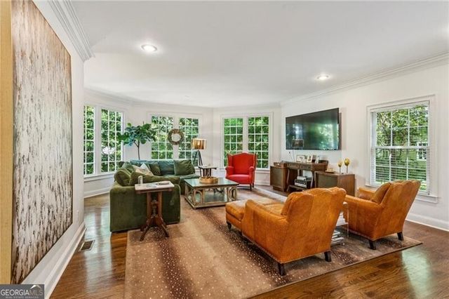 935 Glenbrook Drive NW, Atlanta, GA 30318