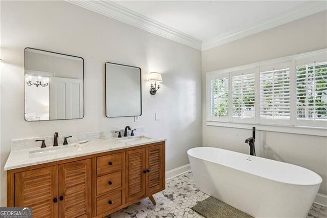 935 Glenbrook Drive NW, Atlanta, GA 30318