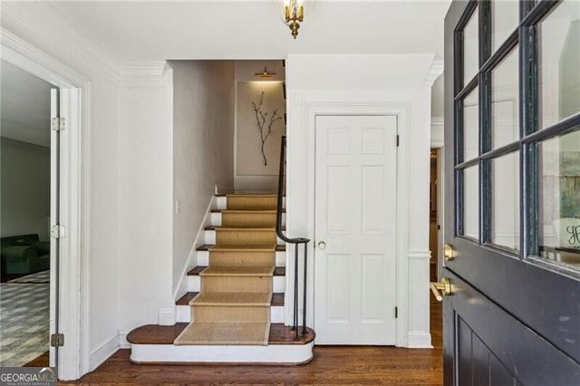 935 Glenbrook Drive NW, Atlanta, GA 30318