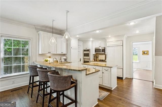 935 Glenbrook Drive NW, Atlanta, GA 30318