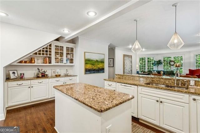 935 Glenbrook Drive NW, Atlanta, GA 30318