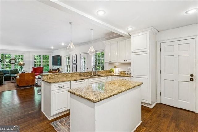 935 Glenbrook Drive NW, Atlanta, GA 30318
