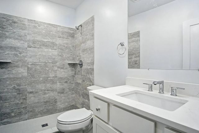 21 Regent Cir 5, Brookline, MA 02445