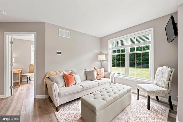 103 RAINTREE LN, Lincoln University, PA 19352