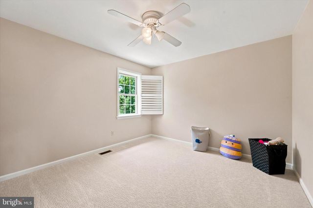 103 RAINTREE LN, Lincoln University, PA 19352