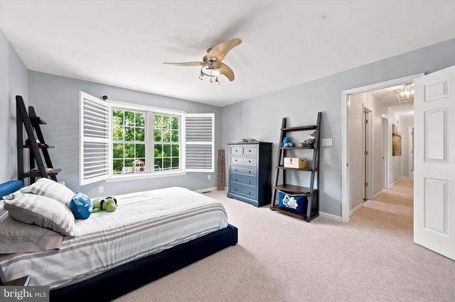 103 RAINTREE LN, Lincoln University, PA 19352