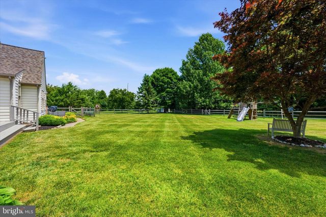 103 RAINTREE LN, Lincoln University, PA 19352