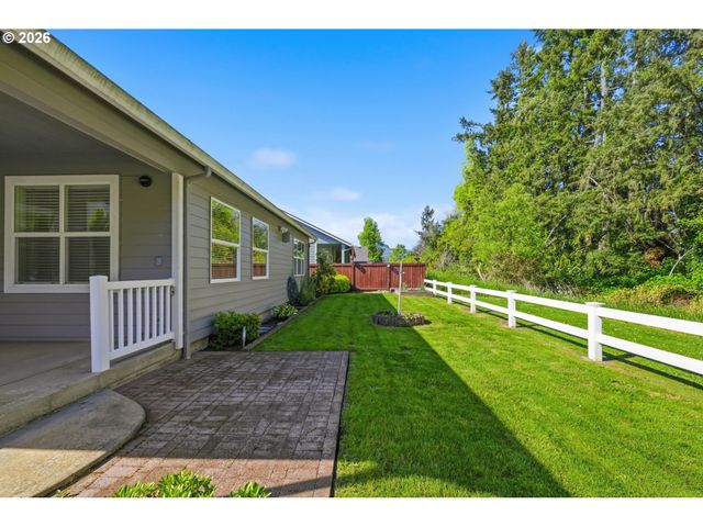 667 72ND St, Springfield, OR 97478