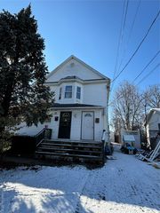 52 1st Avenue, Bay Shore, NY 11706