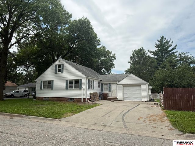 4146 Y Street, Lincoln, NE 68503