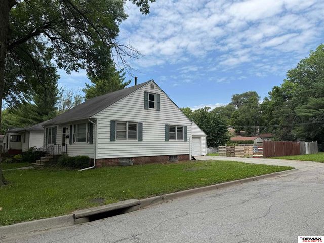4146 Y Street, Lincoln, NE 68503
