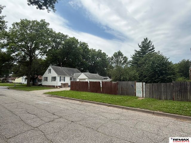 4146 Y Street, Lincoln, NE 68503