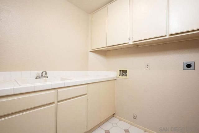 11718 Windcrest Ln, San Diego, CA 92128