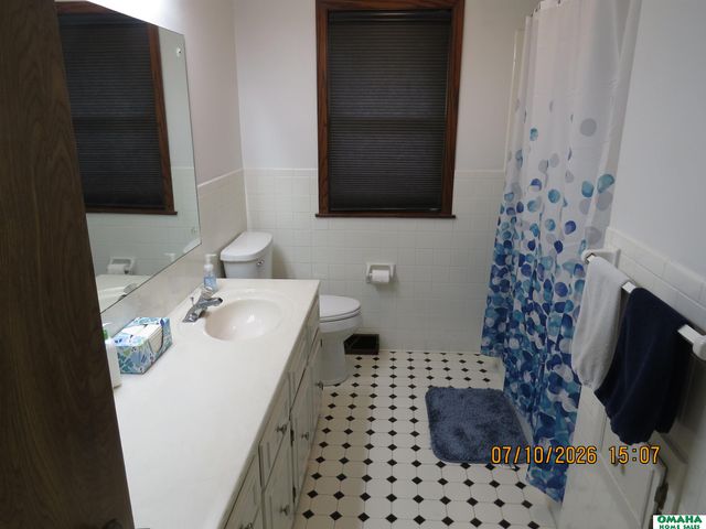 12228 Deer Hollow Drive, Omaha, NE 68154
