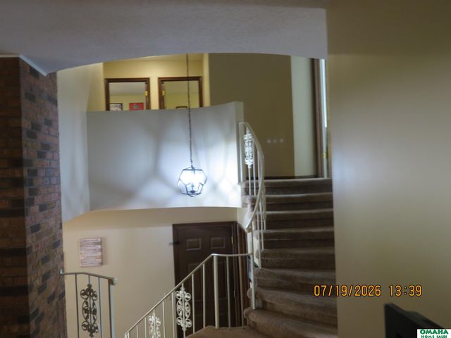 12228 Deer Hollow Drive, Omaha, NE 68154