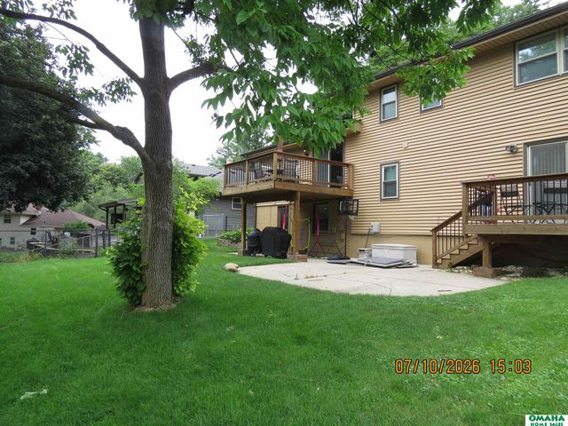 12228 Deer Hollow Drive, Omaha, NE 68154