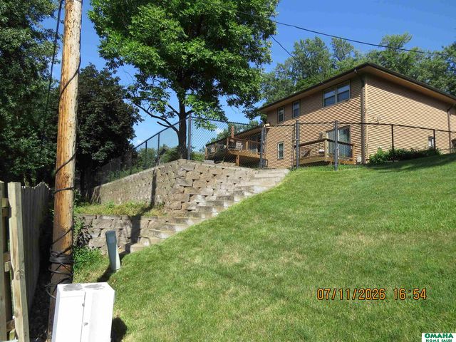 12228 Deer Hollow Drive, Omaha, NE 68154