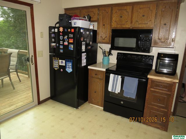12228 Deer Hollow Drive, Omaha, NE 68154