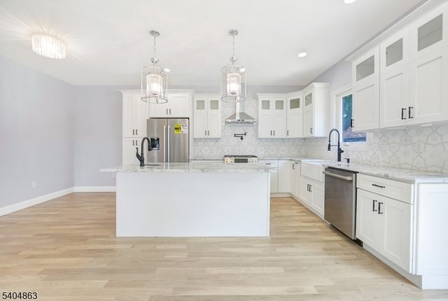 9 5Th St, Fair Lawn Boro, NJ 07410