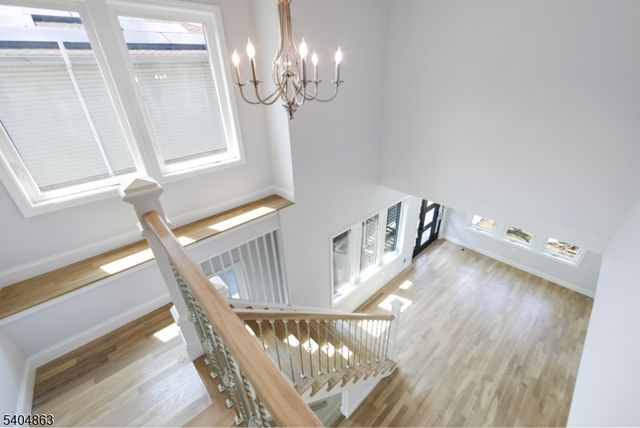 9 5Th St, Fair Lawn Boro, NJ 07410