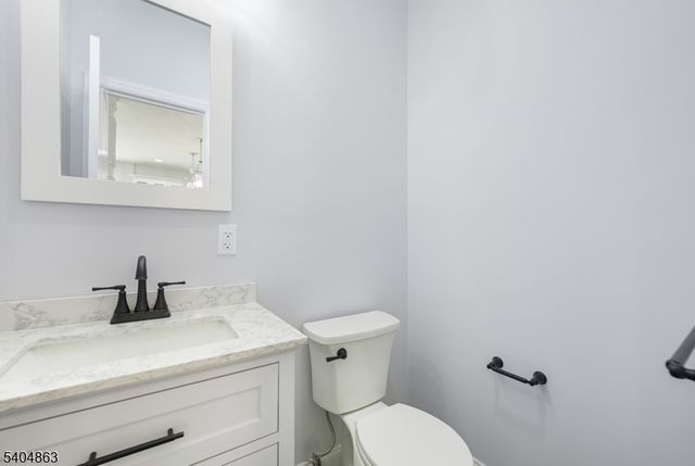 9 5Th St, Fair Lawn Boro, NJ 07410