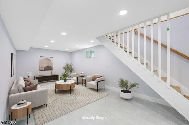 9 5Th St, Fair Lawn Boro, NJ 07410