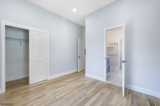 9 5Th St, Fair Lawn Boro, NJ 07410