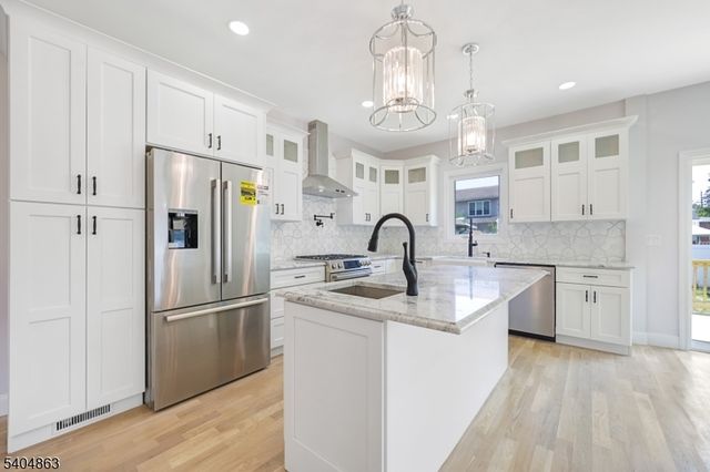 9 5Th St, Fair Lawn Boro, NJ 07410