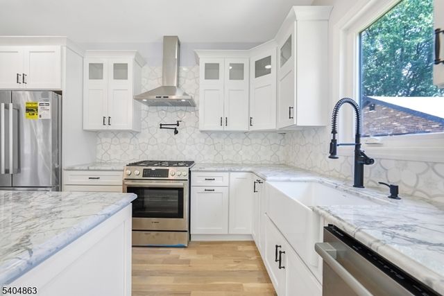 9 5Th St, Fair Lawn Boro, NJ 07410