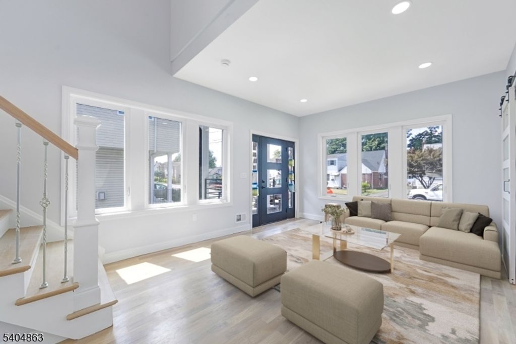 9 5Th St, Fair Lawn Boro, NJ 07410