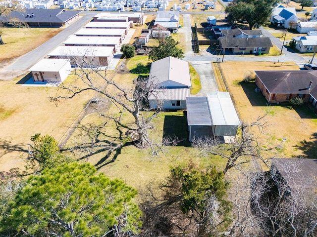 114 Peach St, Labadieville, LA 70372