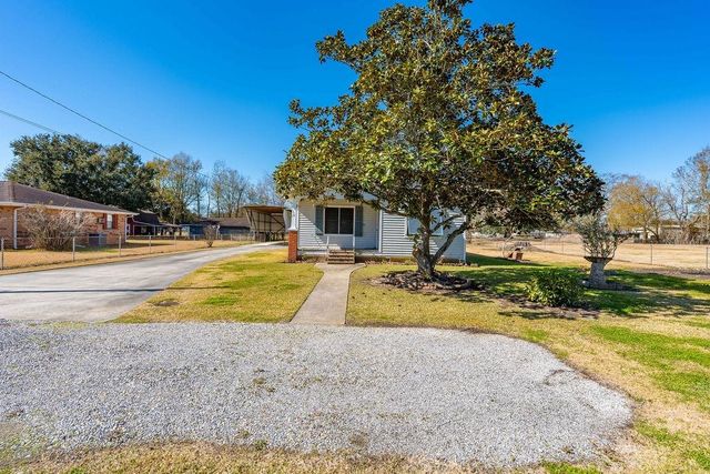 114 Peach St, Labadieville, LA 70372